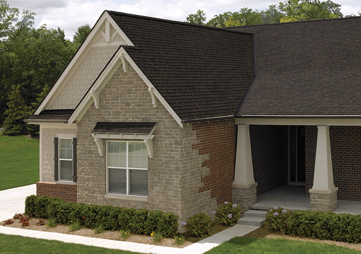IKO Cambridge Architectural Asphalt Shingles (Black, brown & gray colors · 33.3 sq. ft. per bundle · 20 shingles per bundle) — Lumber & Building Materials product photo